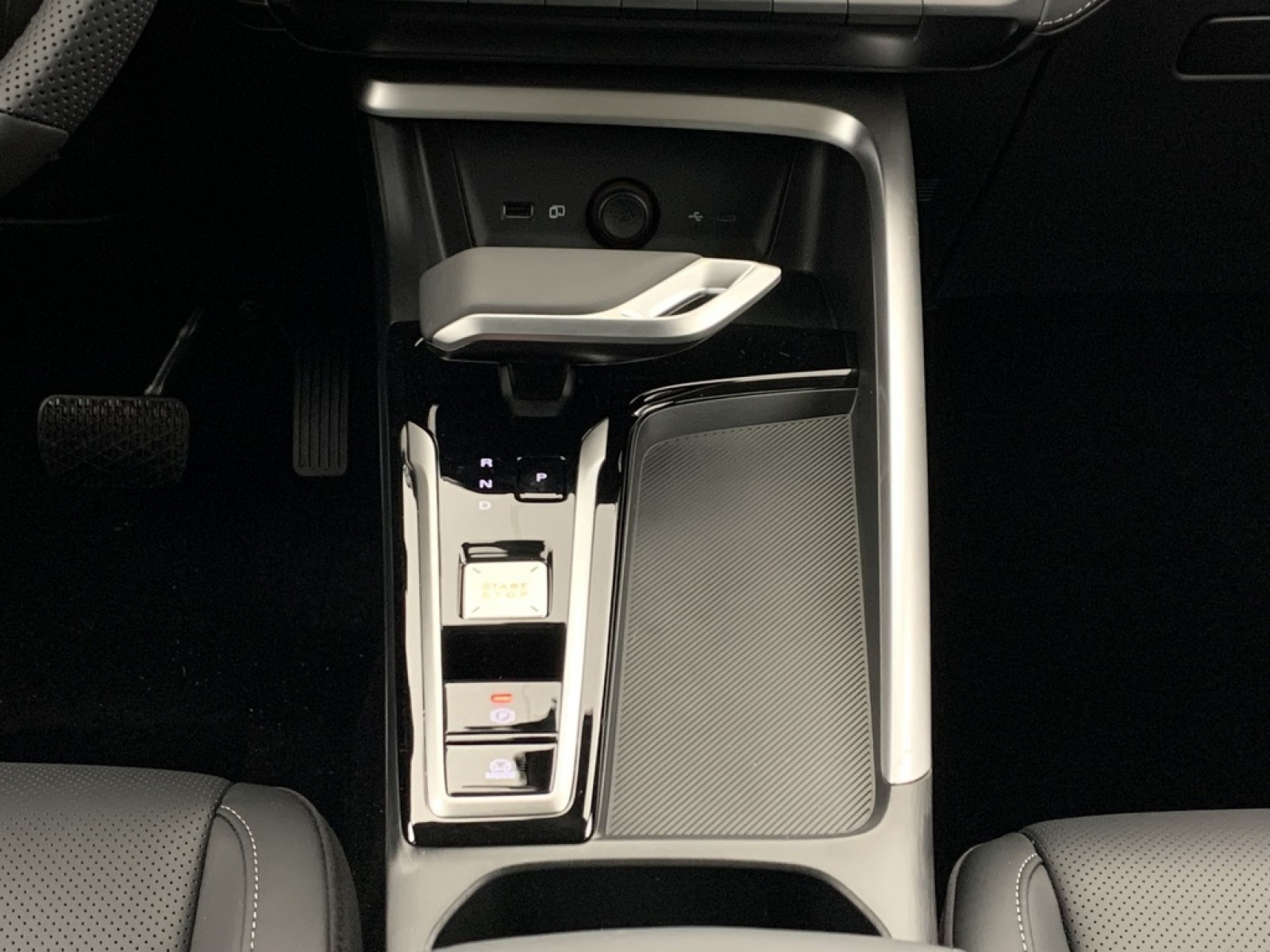 MG - ZS - #848035 - 14