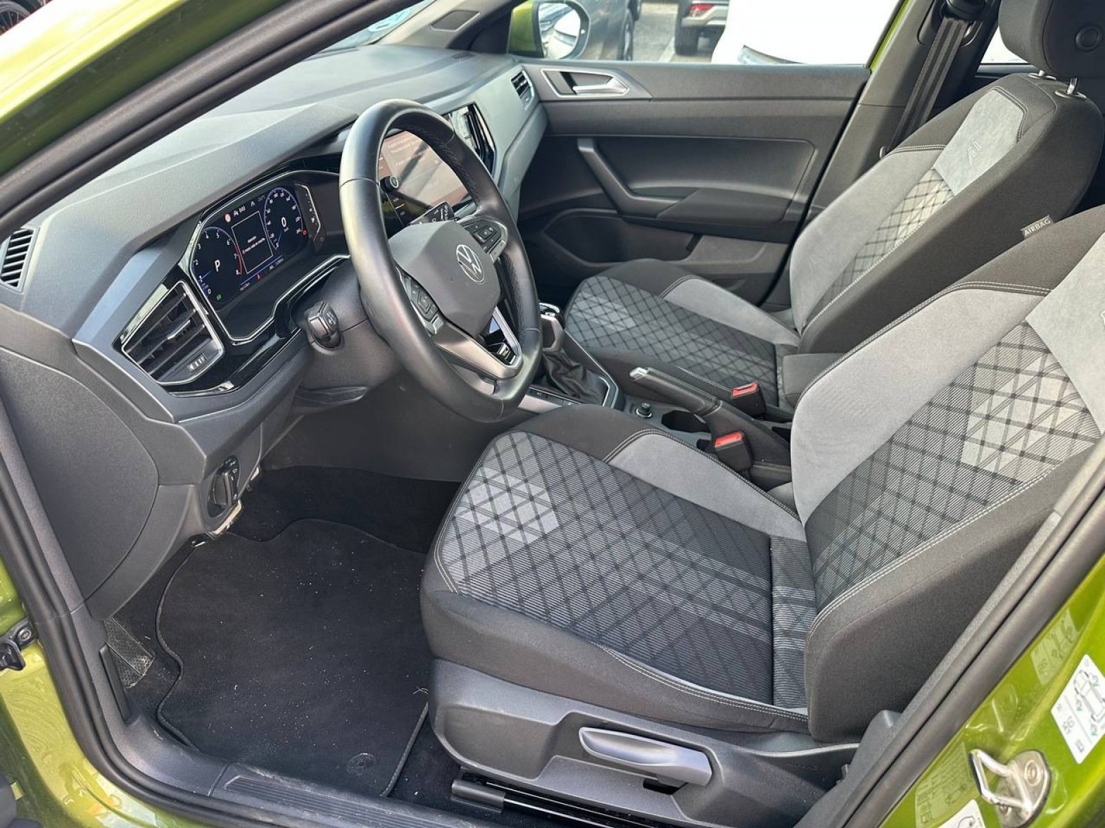 VOLKSWAGEN - TAIGO - #851037 - 6