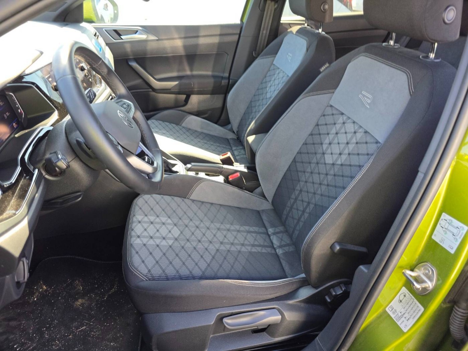 VOLKSWAGEN - TAIGO - #851053 - 10