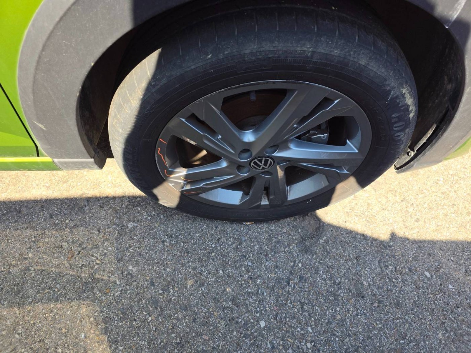 VOLKSWAGEN - TAIGO - #851053 - 18