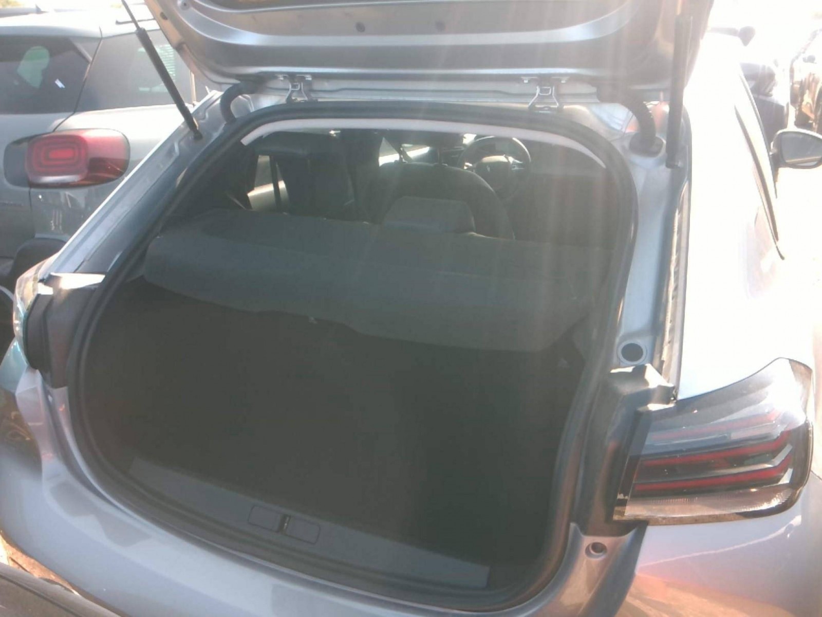 PEUGEOT - 208 - #850931 - 6