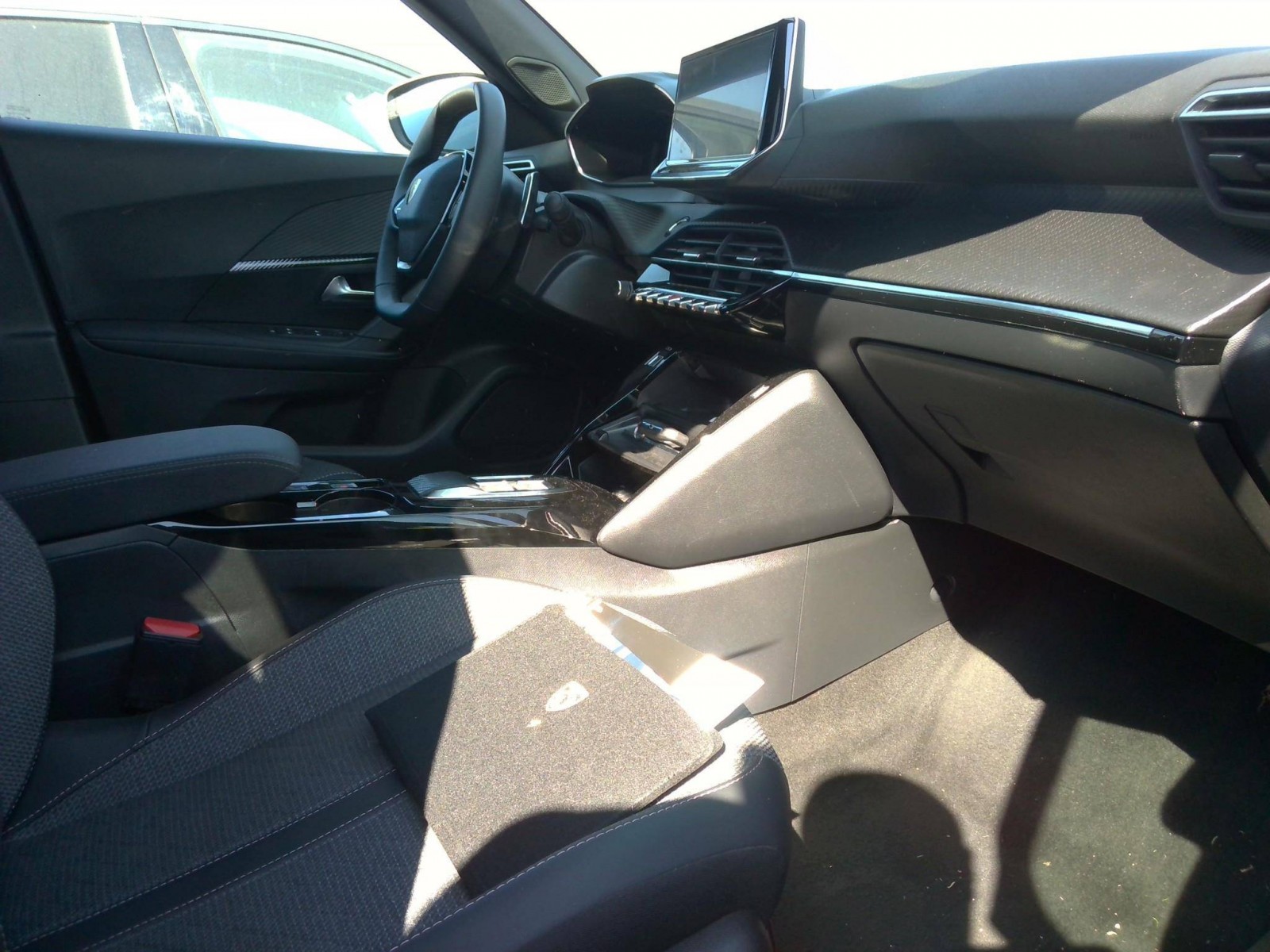 PEUGEOT - 2008 - #851331 - 2