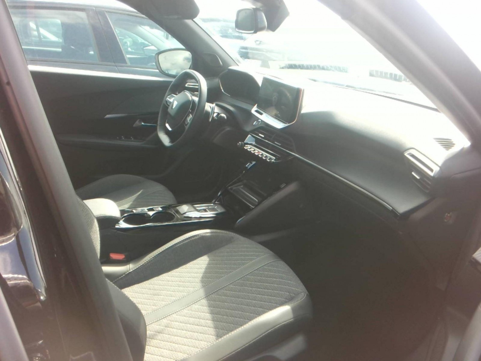 PEUGEOT - 2008 - #851332 - 2