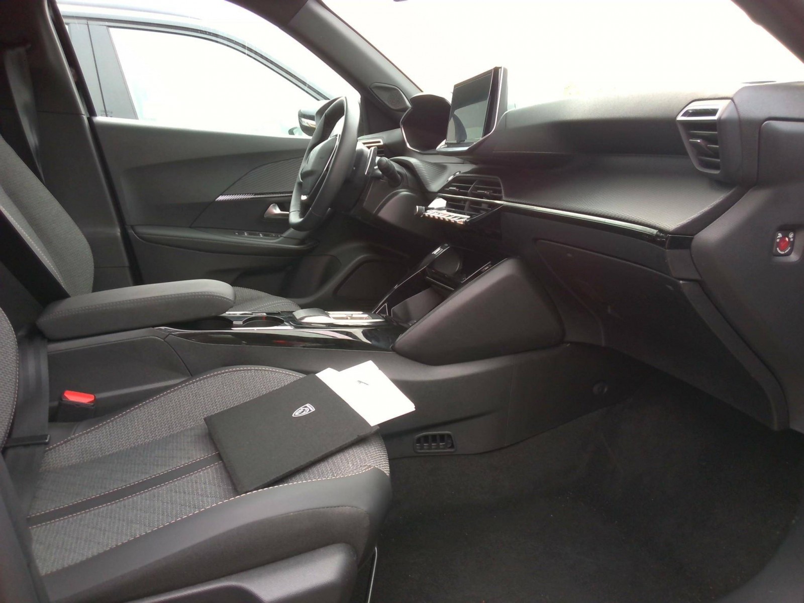 PEUGEOT - 2008 - #851335 - 3