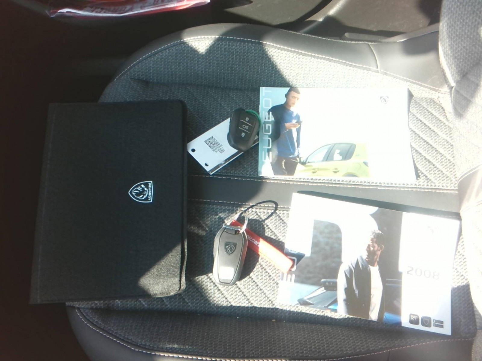 PEUGEOT - 2008 - #851344 - 4