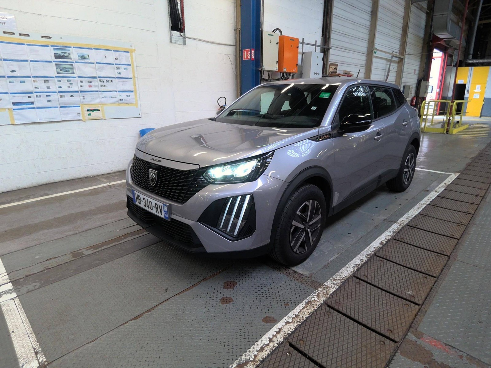 PEUGEOT - 2008 - #851354 - 0