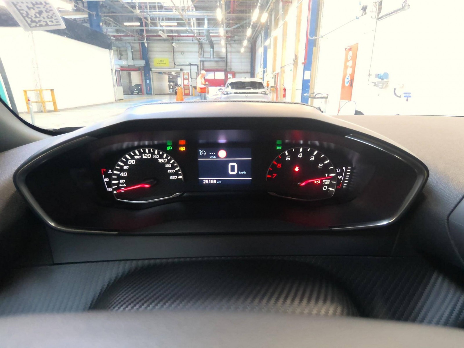 PEUGEOT - 2008 - #851354 - 4