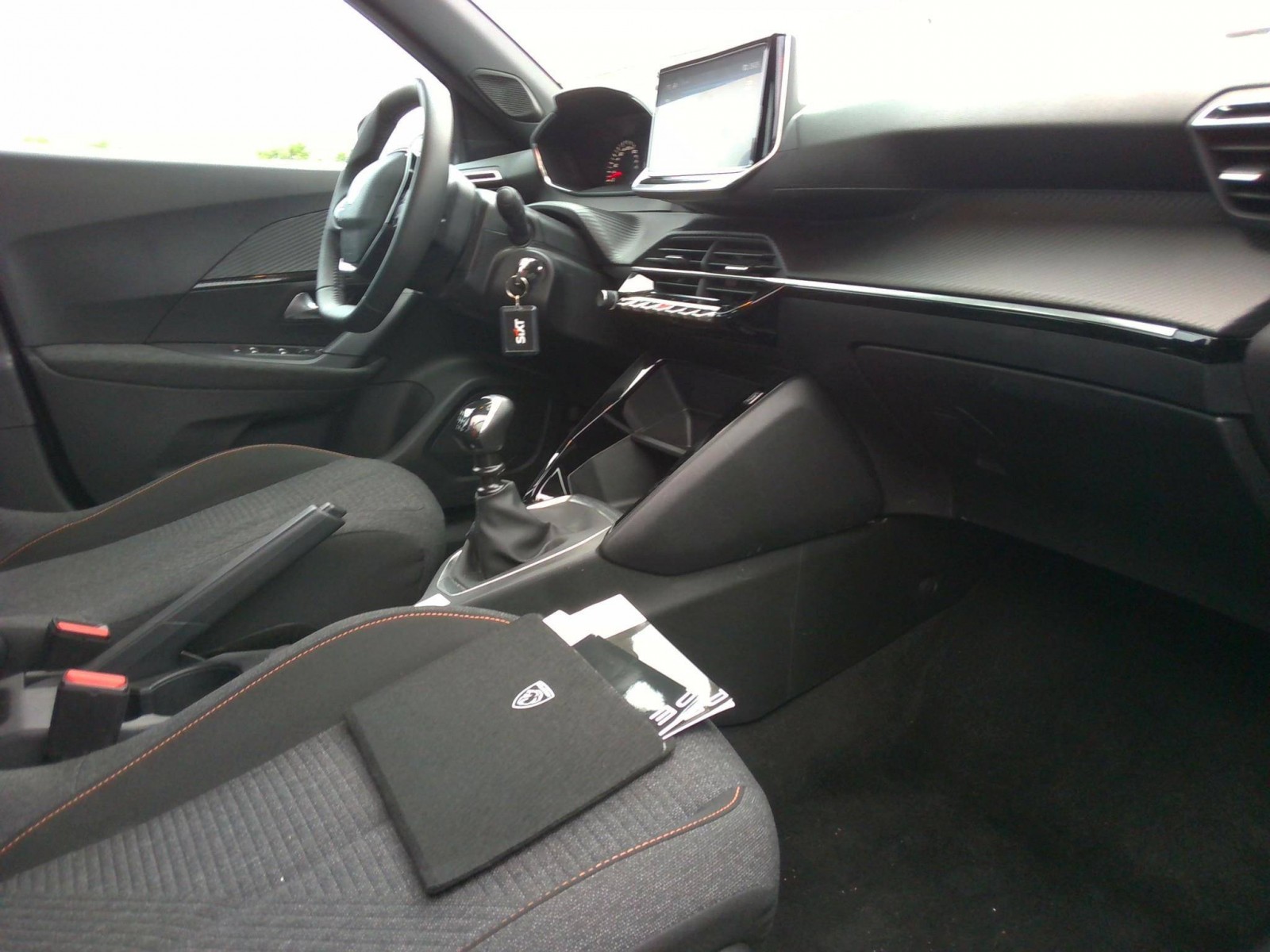 PEUGEOT - 2008 - #851356 - 4