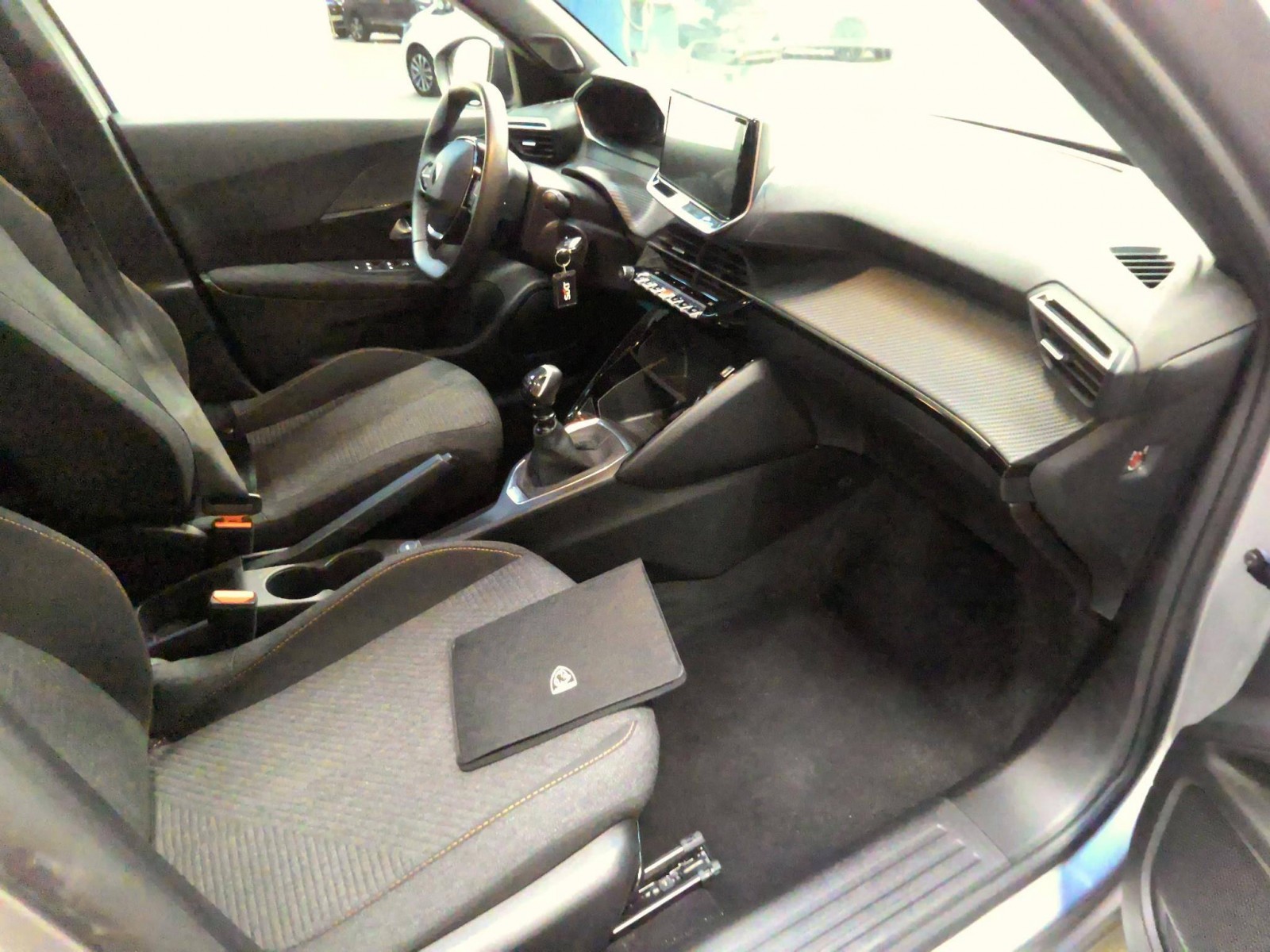 PEUGEOT - 2008 - #851358 - 2