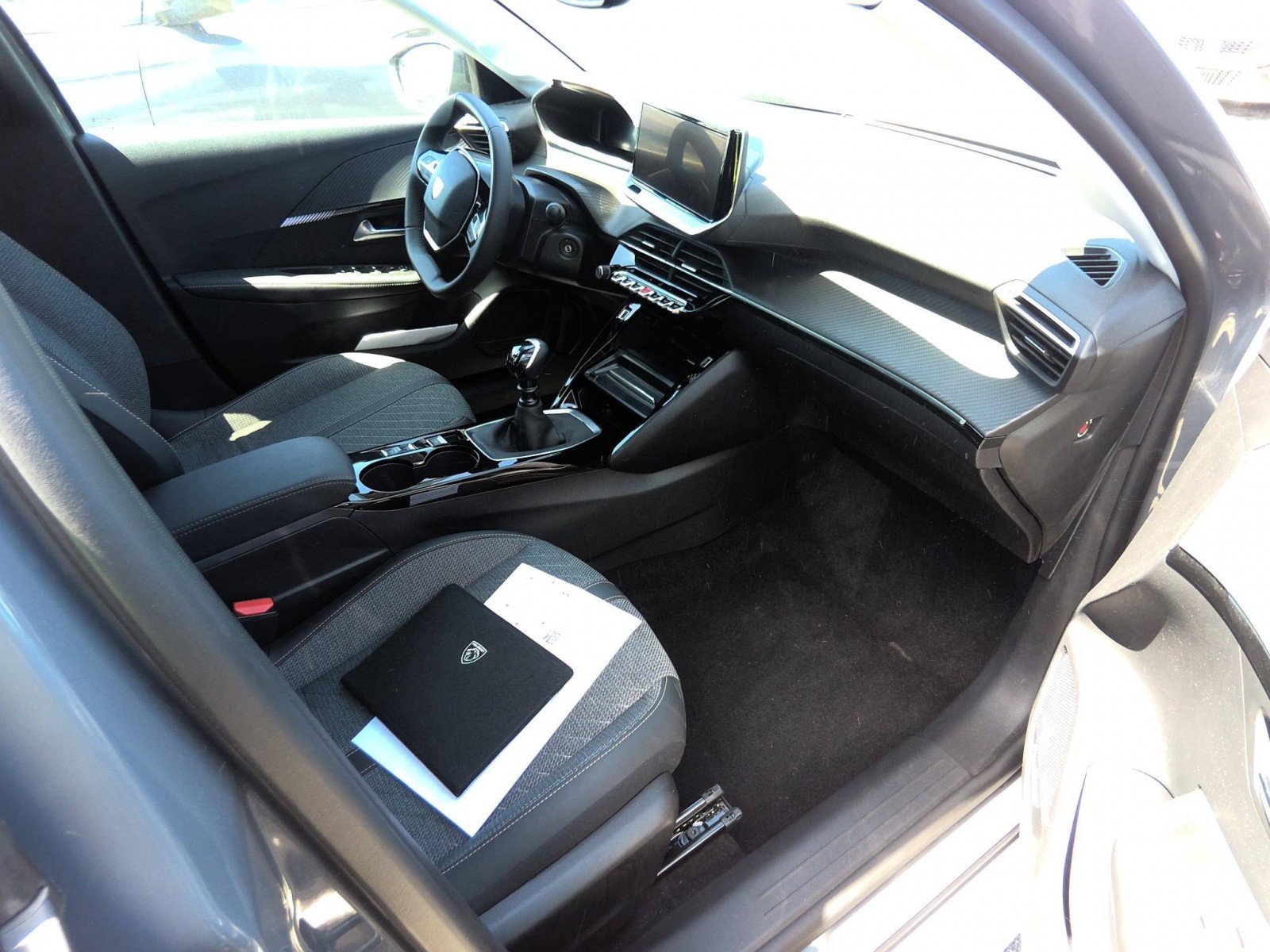 PEUGEOT - 208 - #851371 - 2