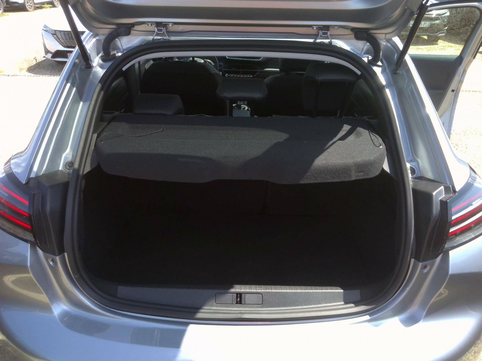 PEUGEOT - 208 - #851372 - 6