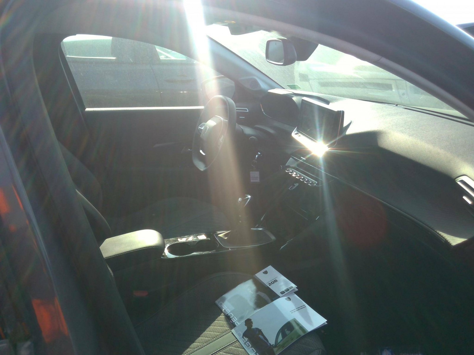 PEUGEOT - 208 - #851377 - 2