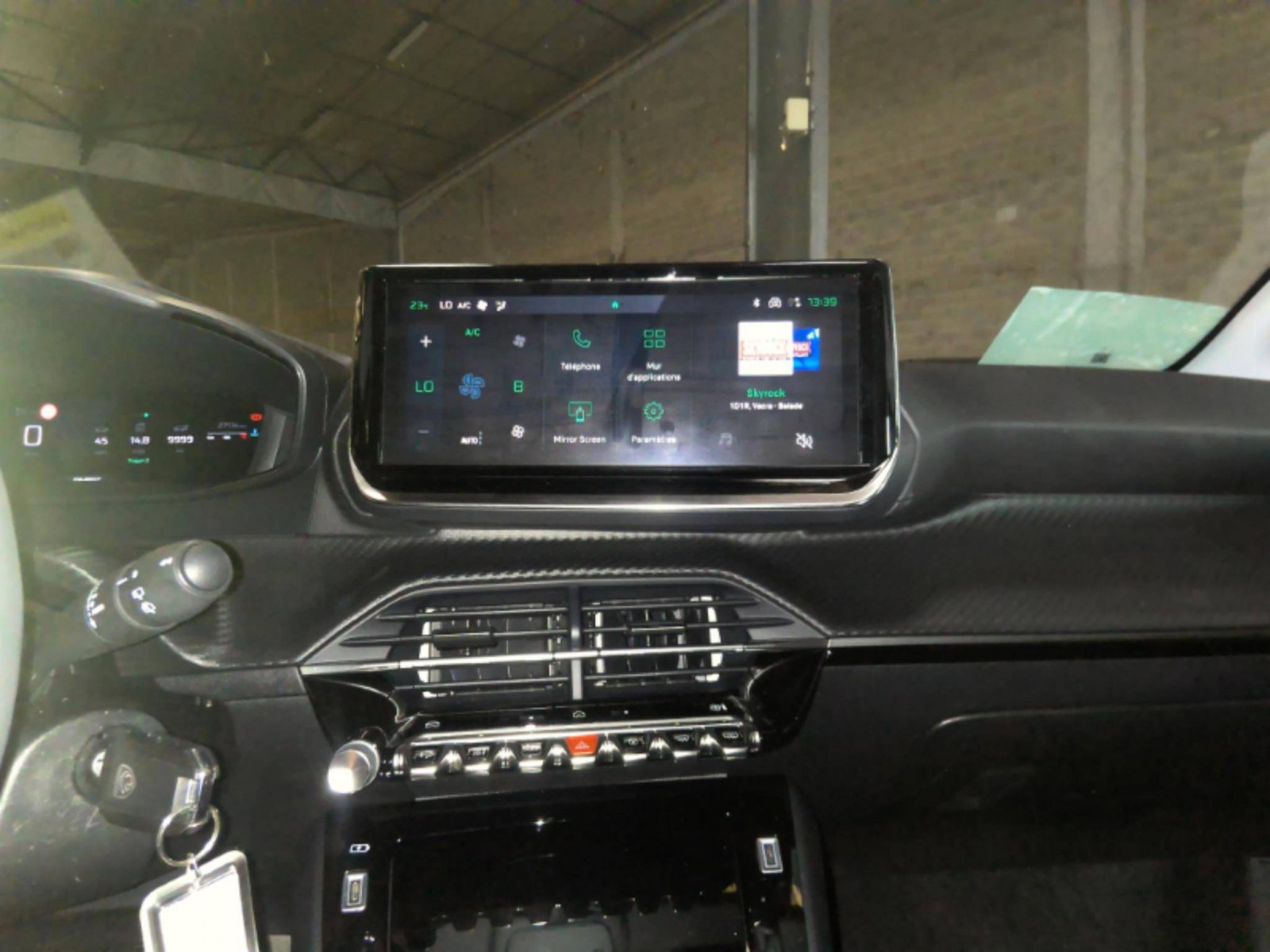 PEUGEOT - 208 - #851378 - 3