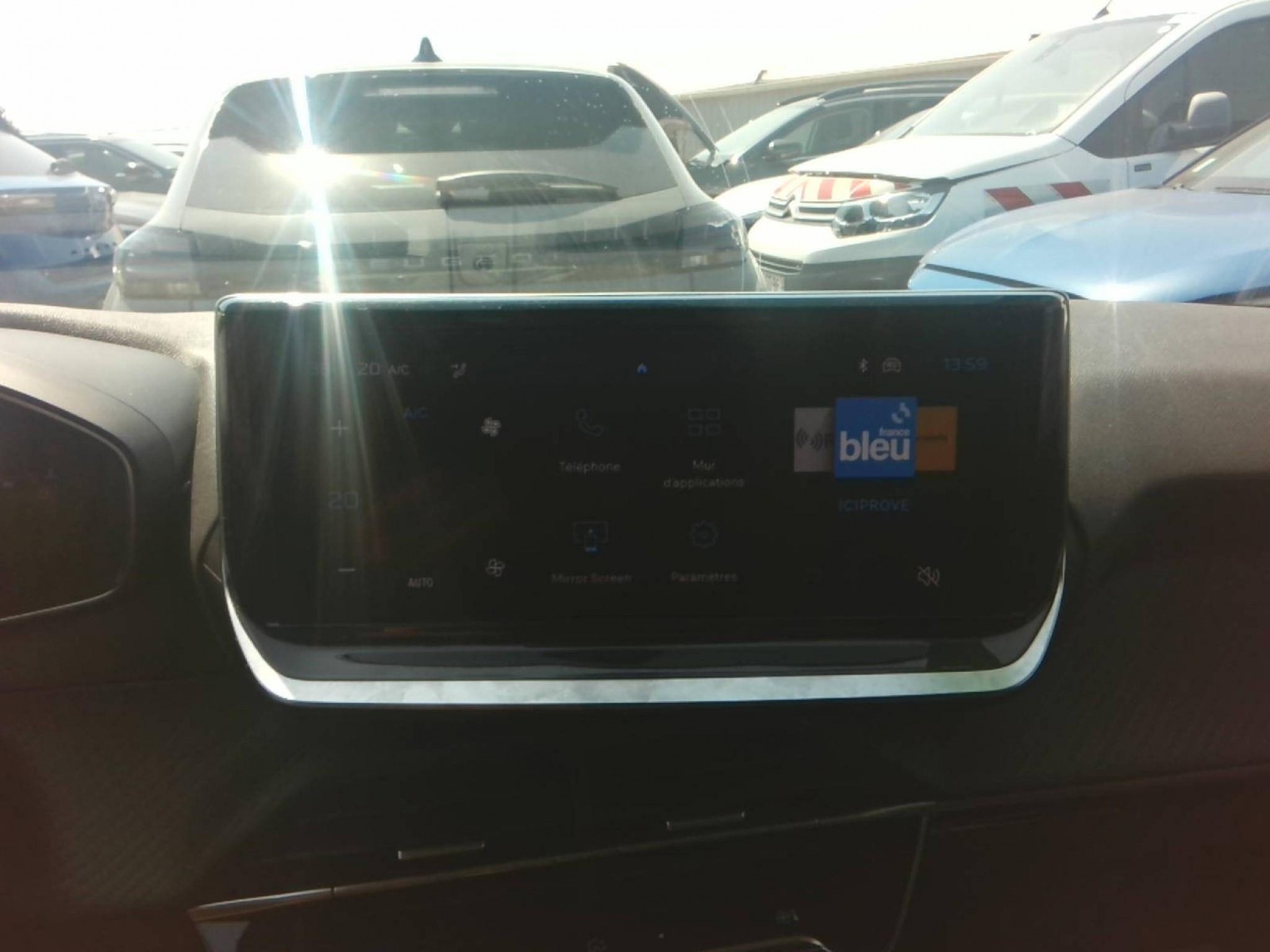 PEUGEOT - 208 - #851380 - 3