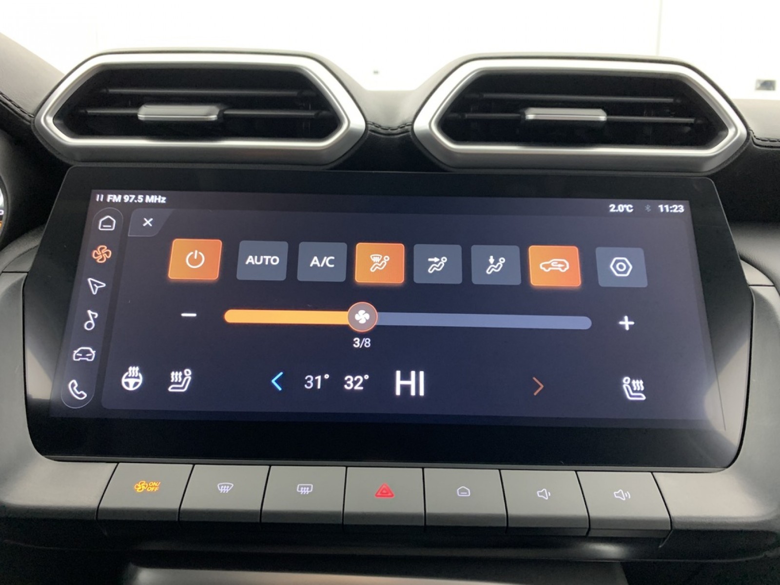 MG - ZS - #850675 - 19