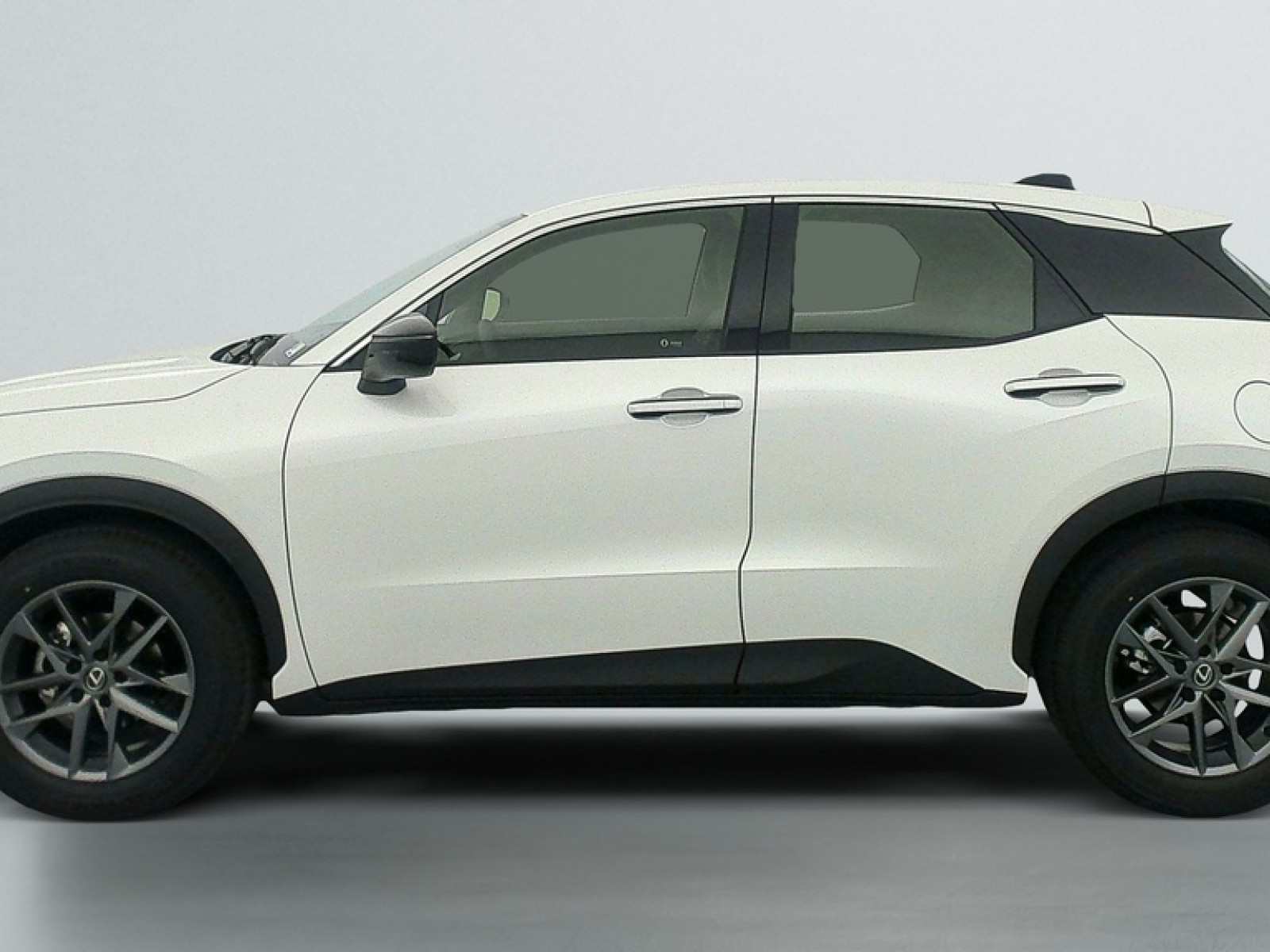 LEXUS - LBX - #850000 - 3