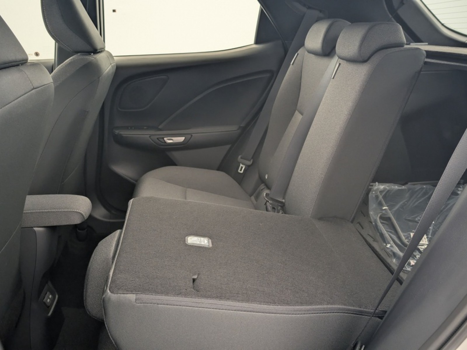 LEXUS - LBX - #850000 - 11