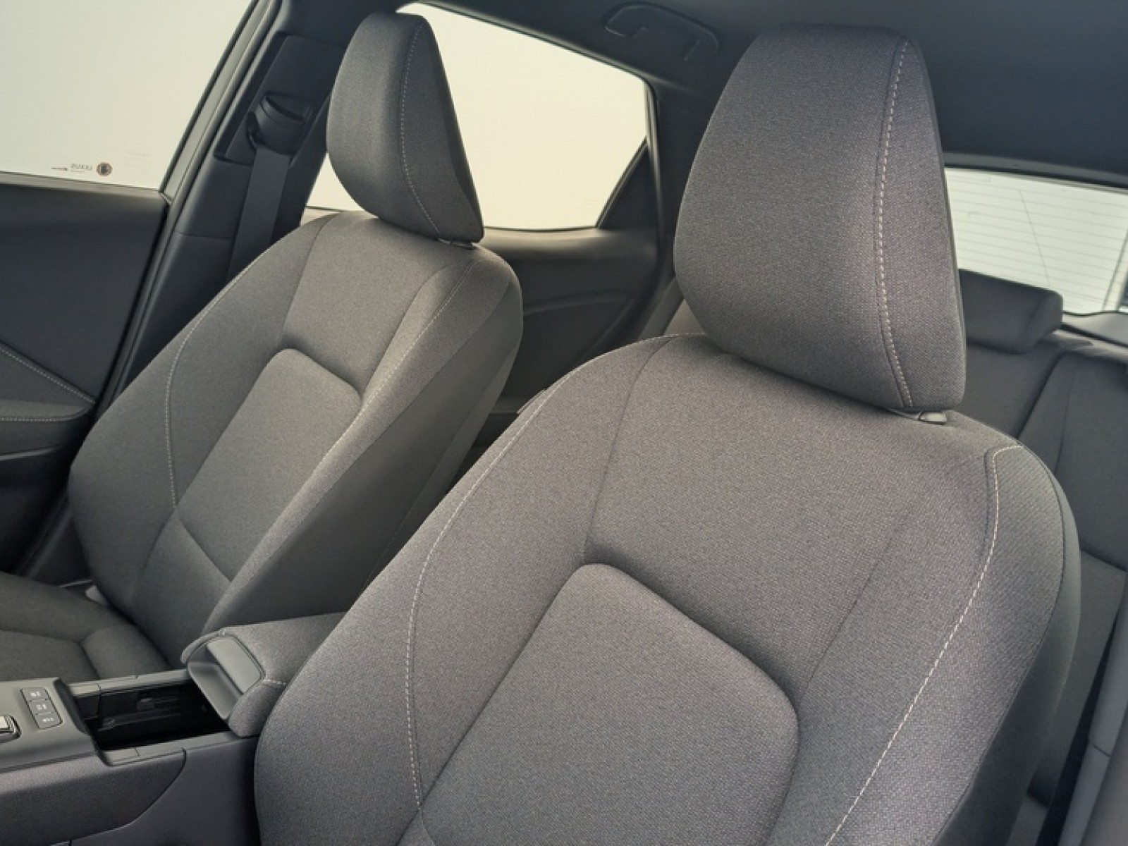 LEXUS - LBX - #850000 - 15