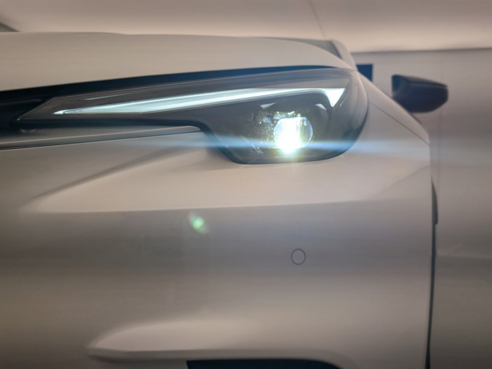 LEXUS - LBX - #850000 - 19