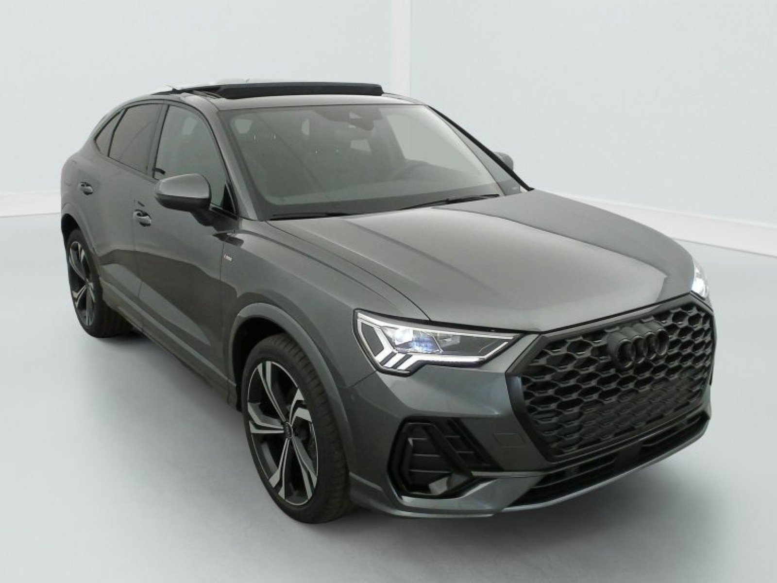 AUDI - Q3 Sportback - #848789 - 0