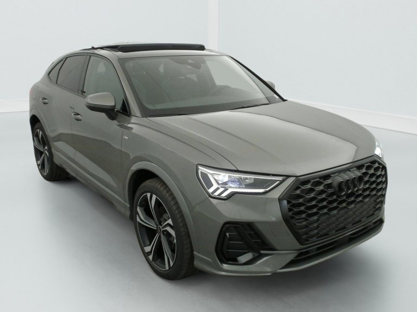 AUDI - Q3 Sportback - #845045 - 0