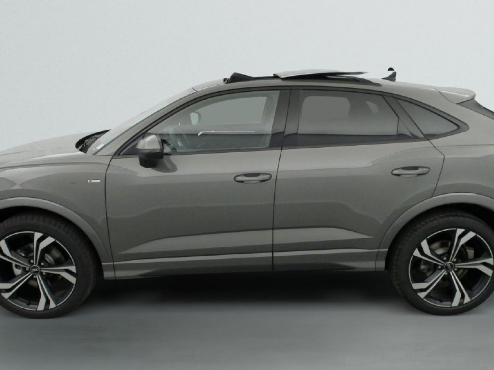 AUDI - Q3 Sportback - #845045 - 3