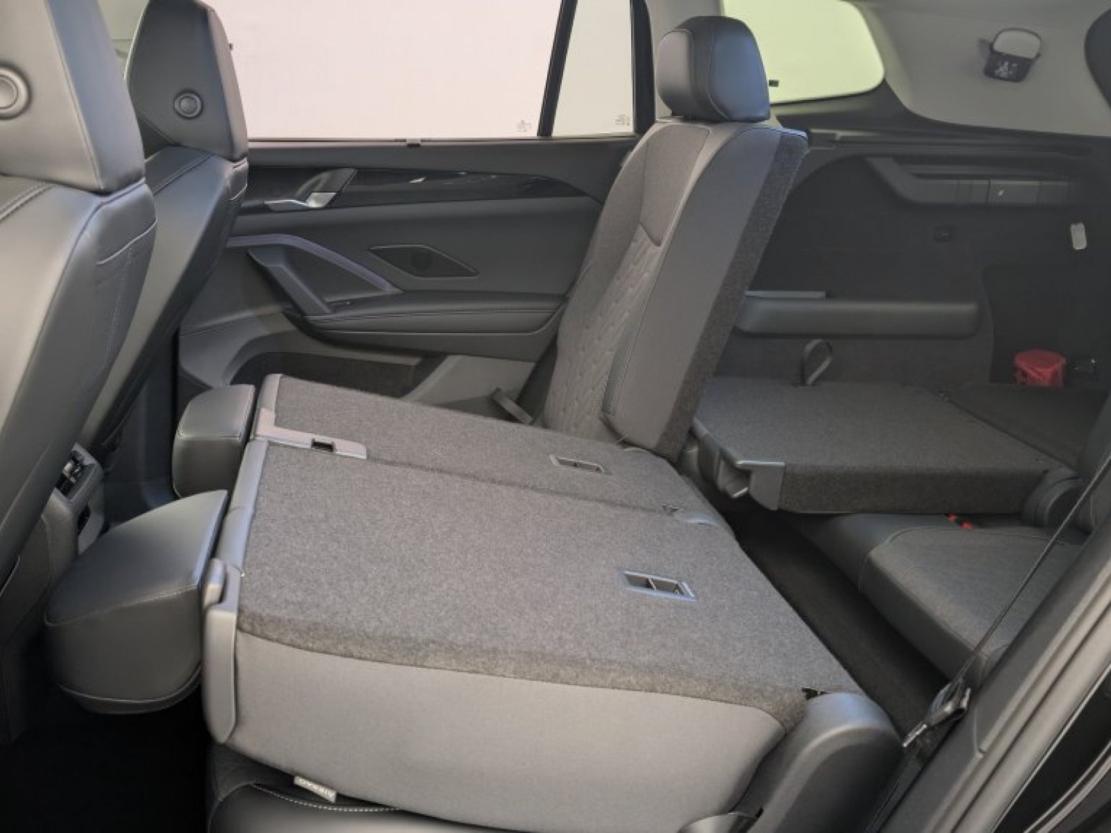 VOLKSWAGEN - Tayron - #850029 - 9