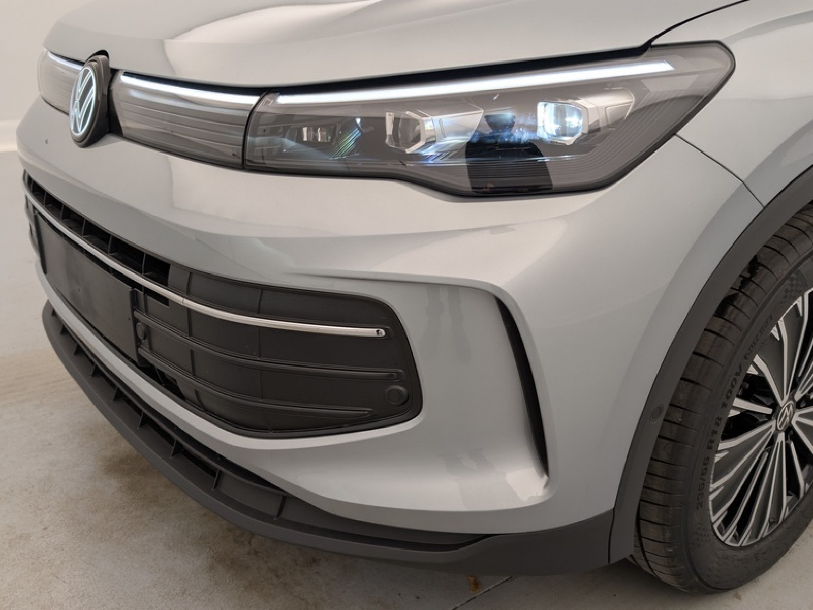 VOLKSWAGEN - TIGUAN NOUVEAU - #844875 - 29