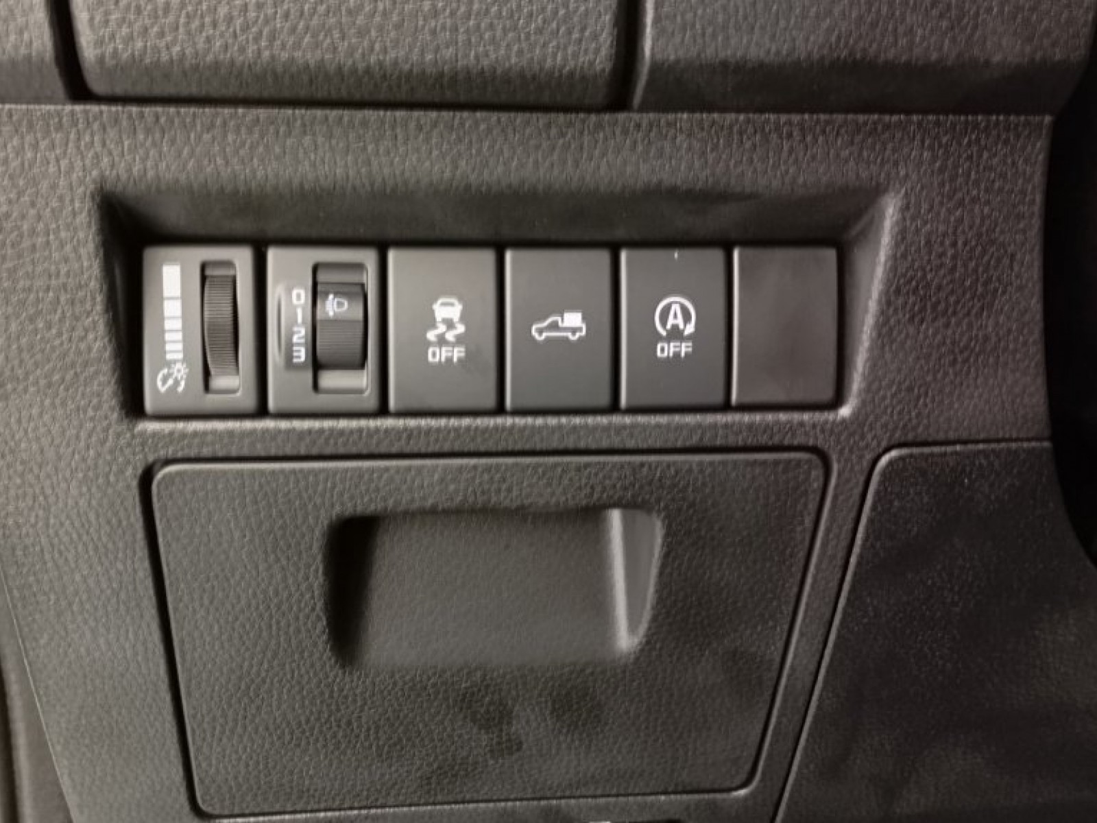 ISUZU - D-MAX - #838476 - 19