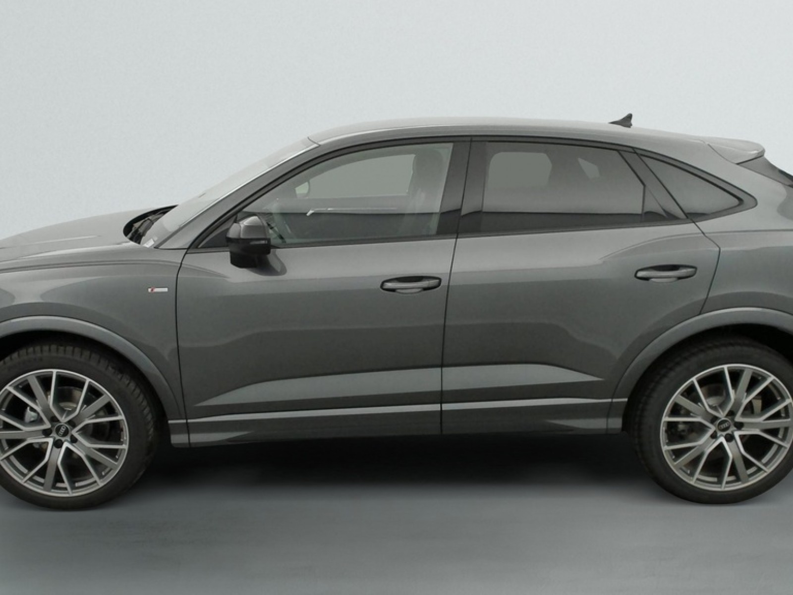 AUDI - Q3 Sportback - #847799 - 3