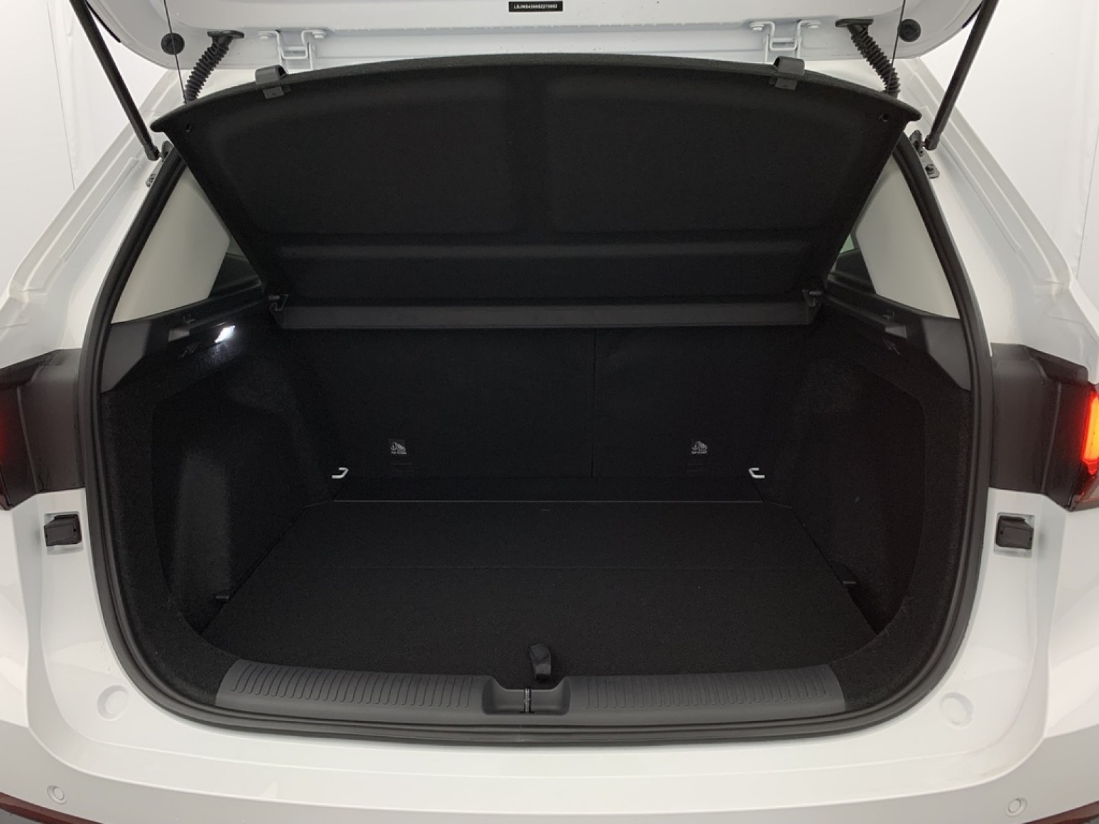 MG - ZS - #850558 - 11