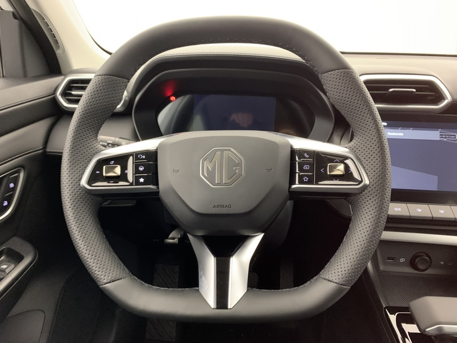 MG - ZS - #850558 - 14