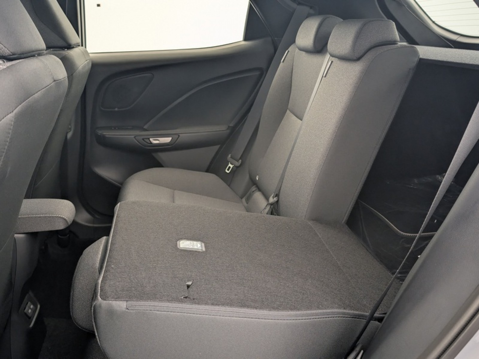 LEXUS - LBX - #850003 - 11