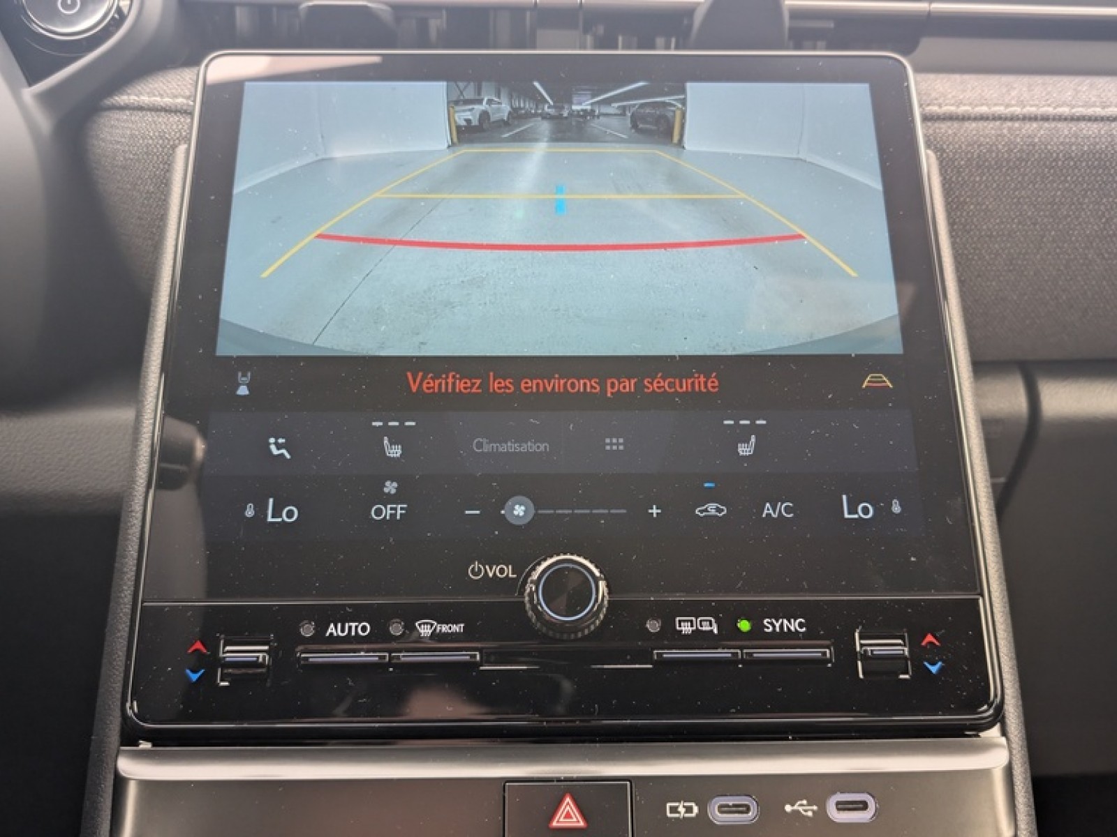 LEXUS - LBX - #850003 - 16