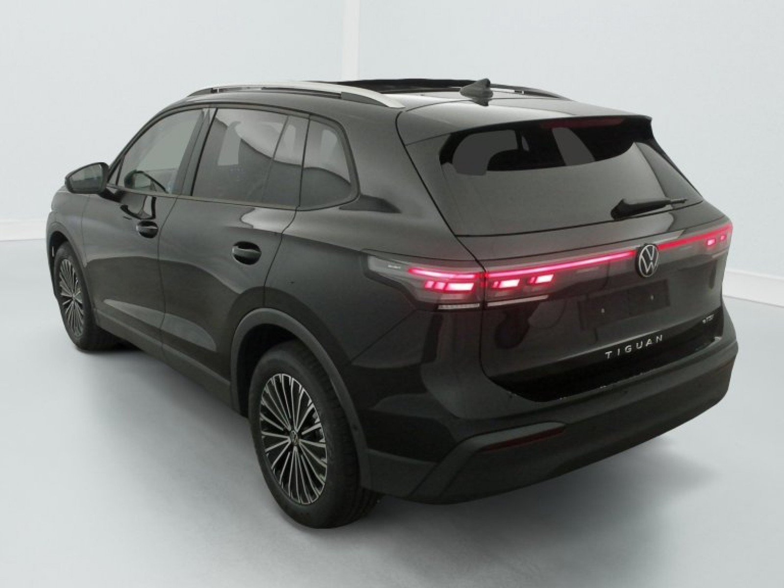 VOLKSWAGEN - TIGUAN NOUVEAU - #852524 - 4