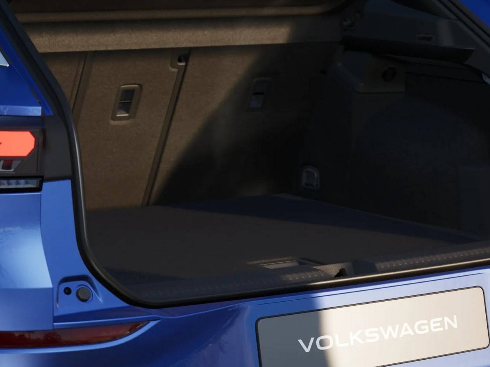 VOLKSWAGEN - T-ROC - #849369 - 9