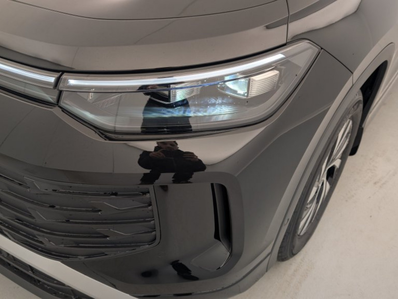 VOLKSWAGEN - Tayron - #842917 - 37