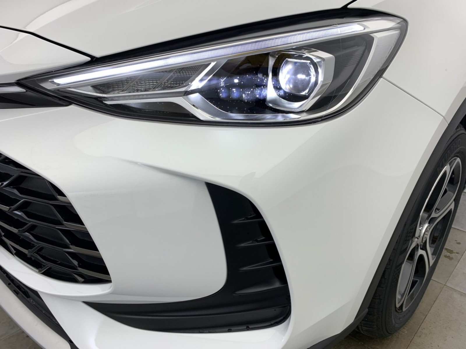 MG - ZS - #853630 - 22