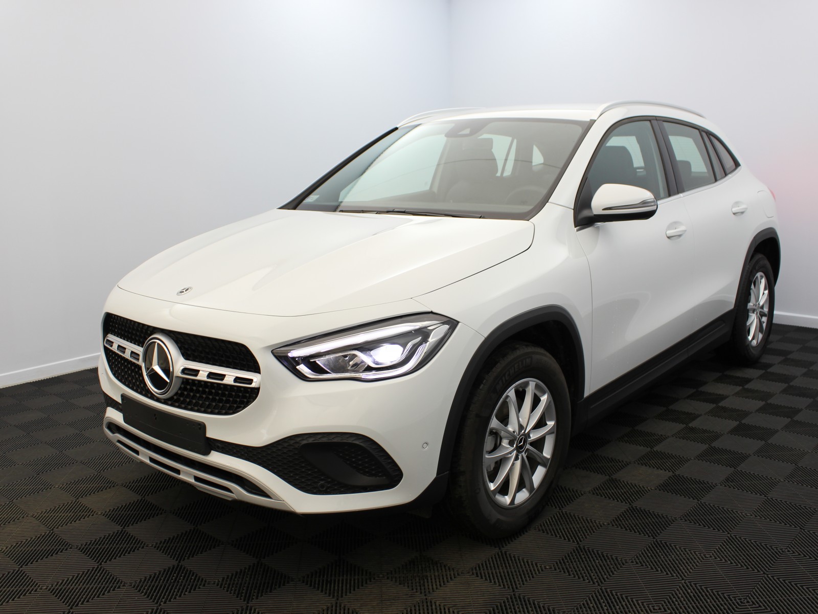 MERCEDES - GLA - #181908 - 0
