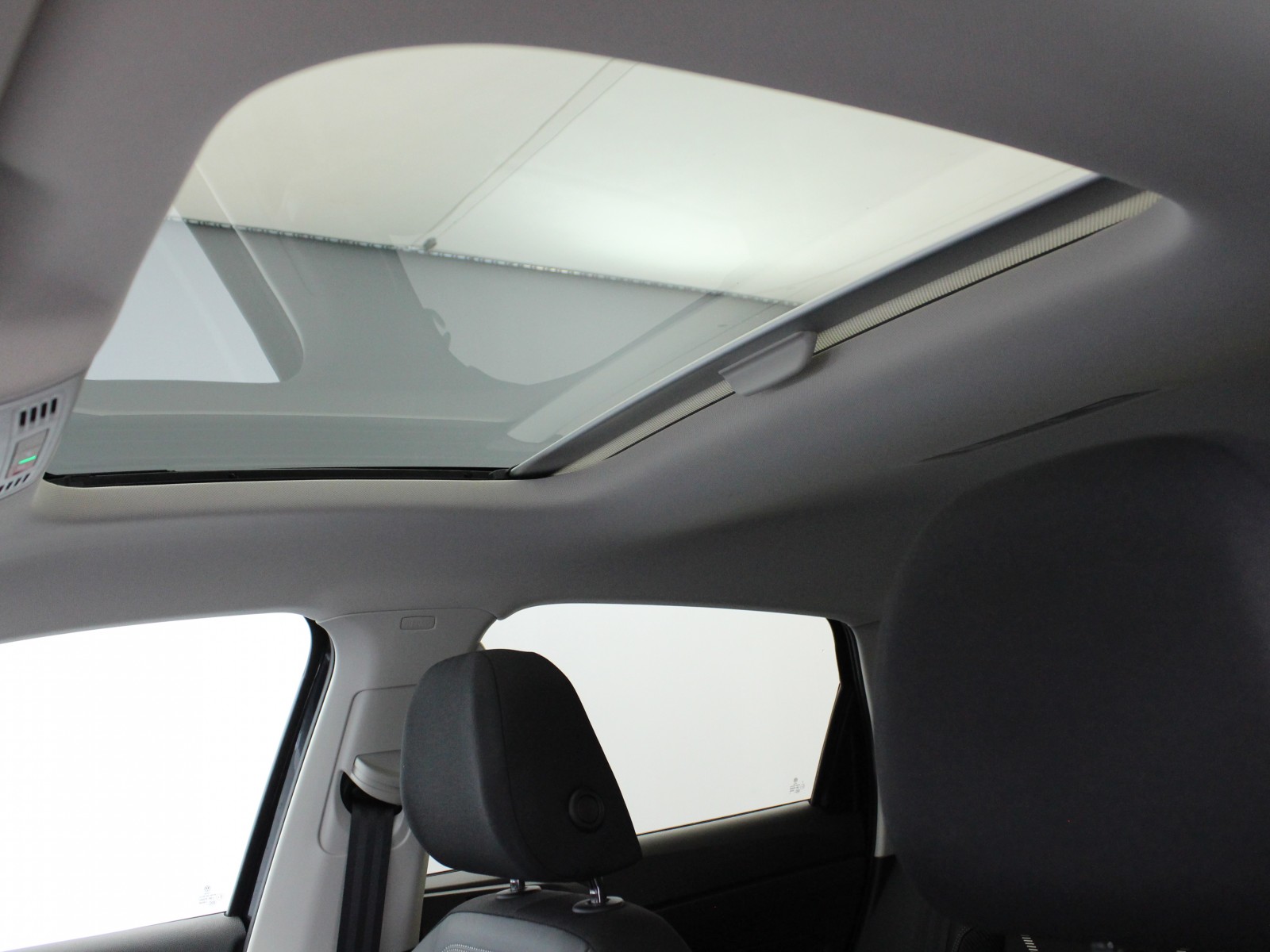 VOLKSWAGEN - TAIGO - #182028 - 14