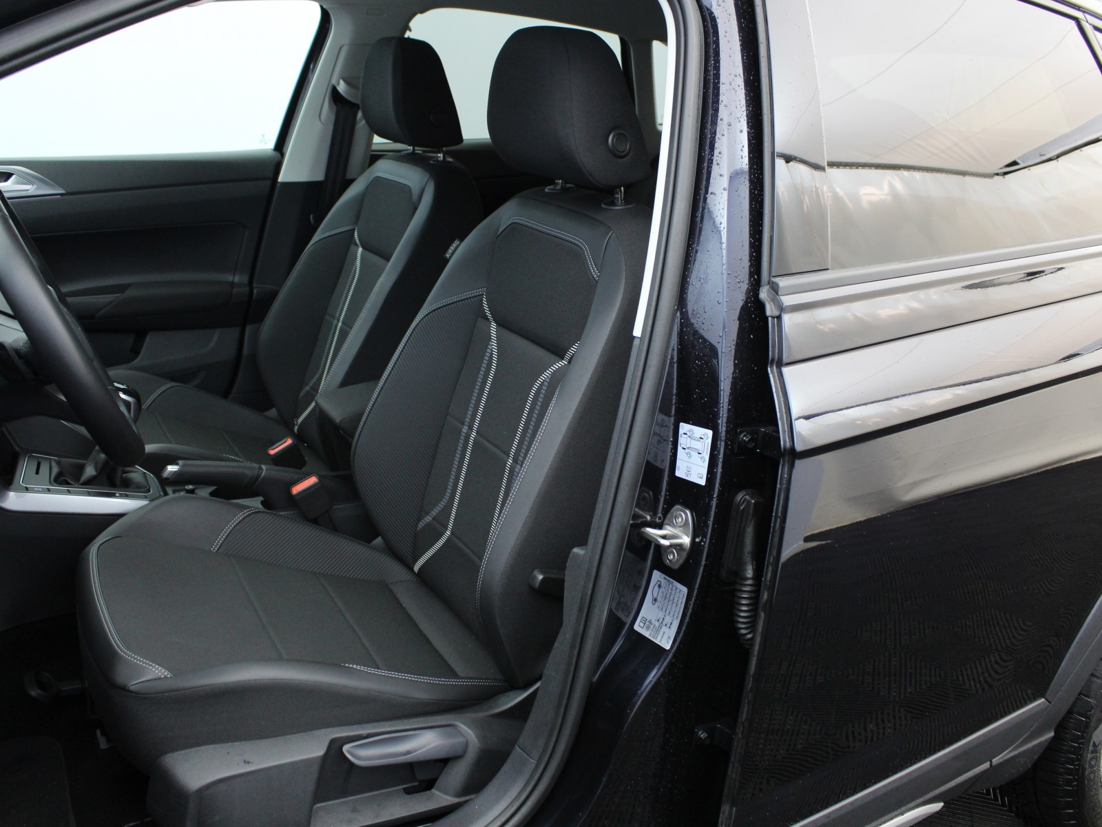 VOLKSWAGEN - TAIGO - #182030 - 7
