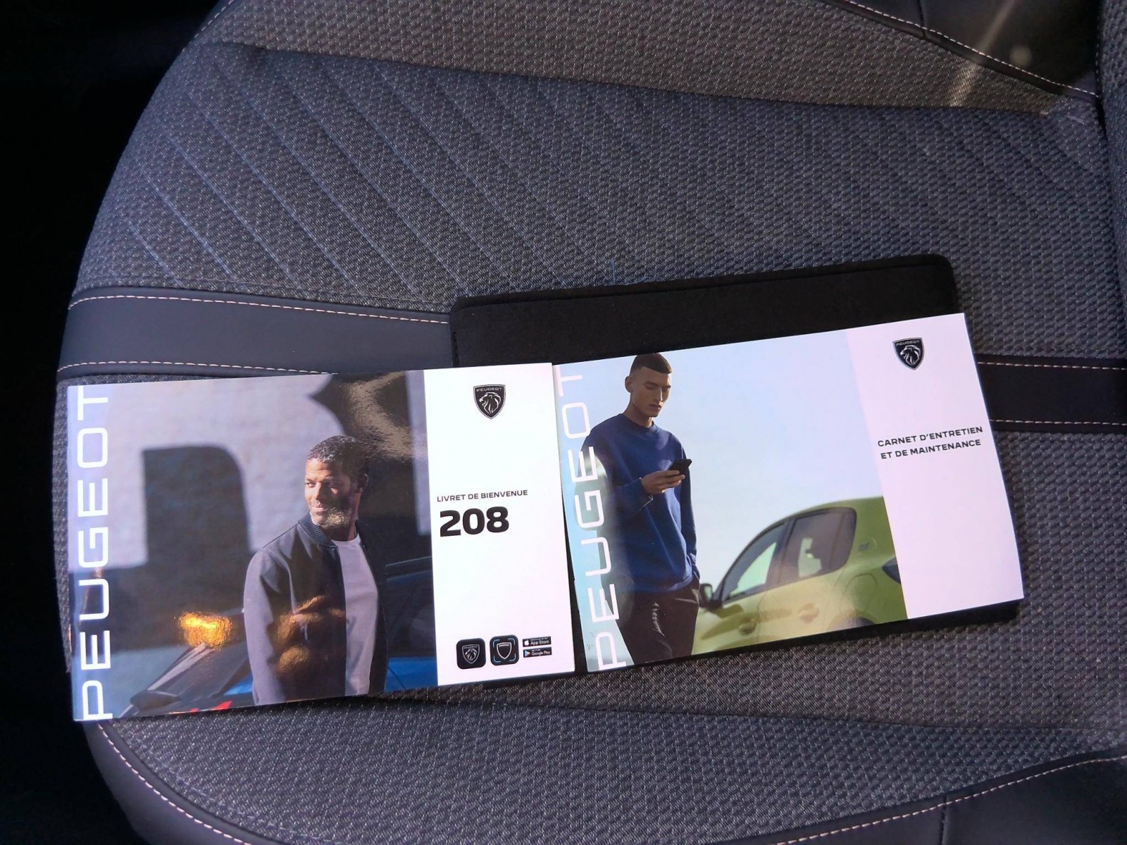 PEUGEOT - 208 - #854024 - 4