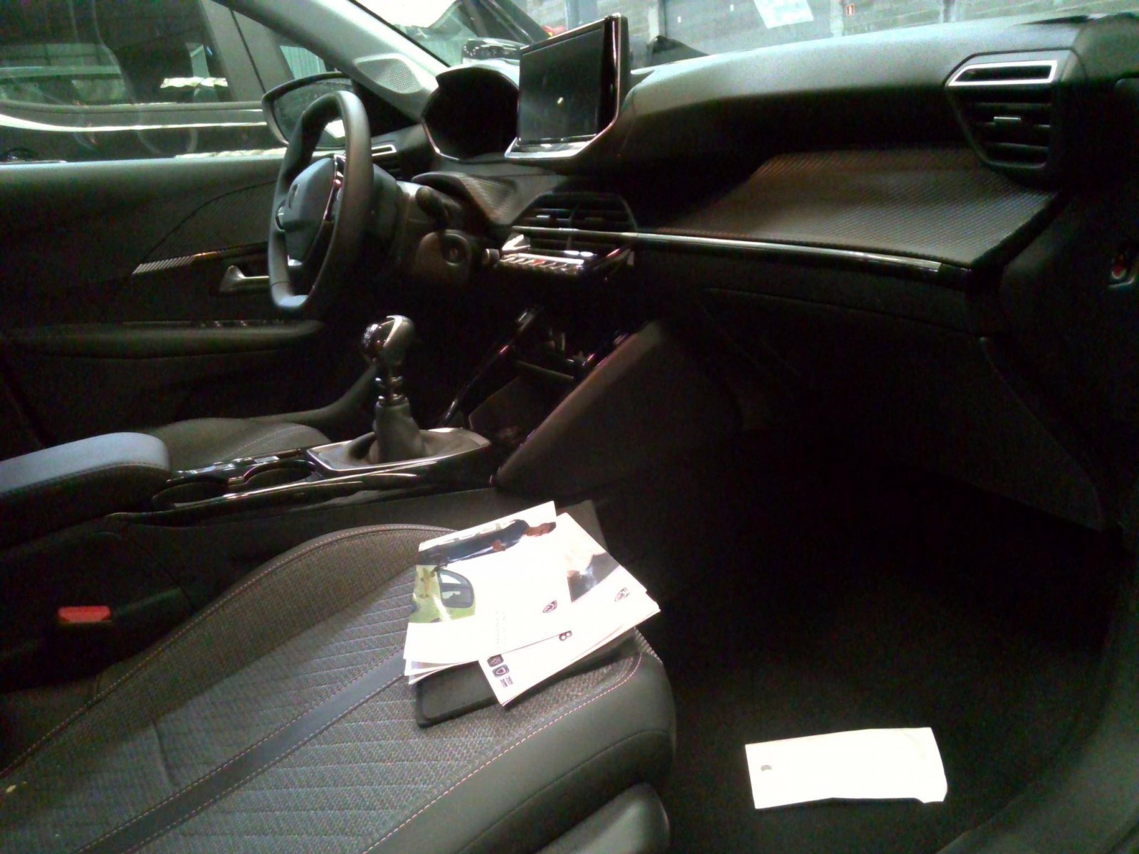 PEUGEOT - 208 - #854025 - 2