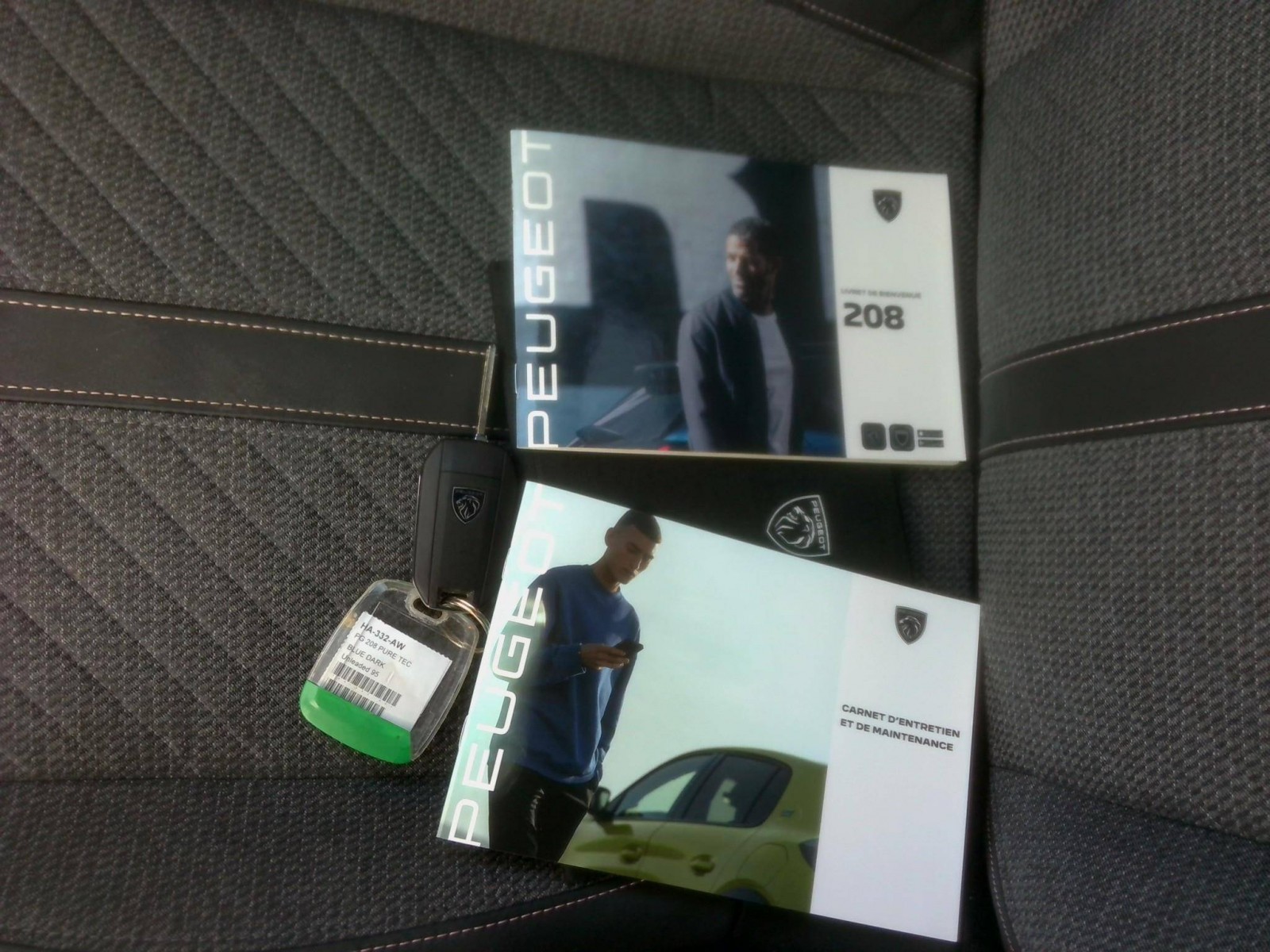 PEUGEOT - 208 - #854039 - 4