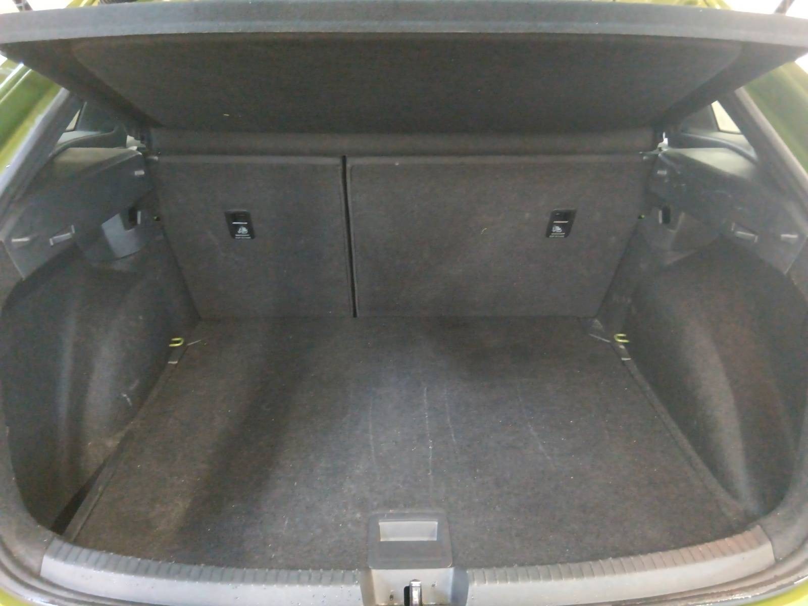 VOLKSWAGEN - TAIGO - #851037 - 12