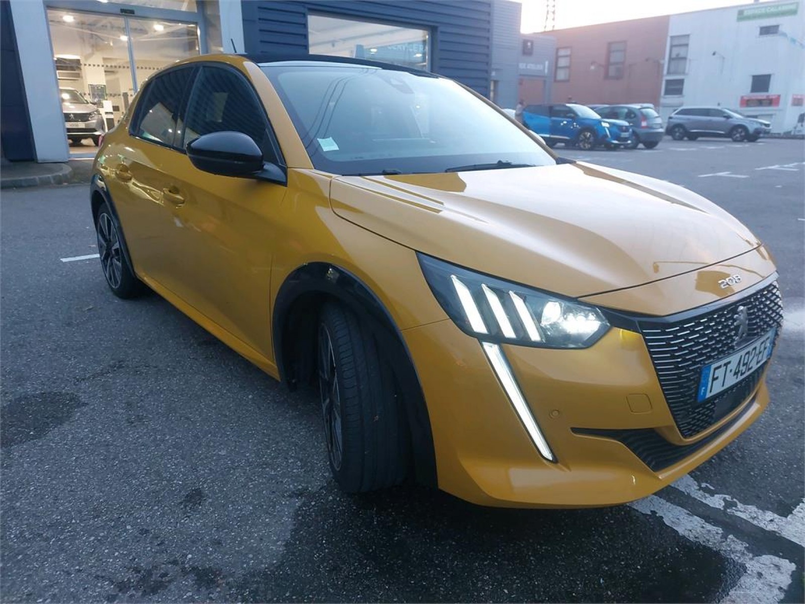 PEUGEOT - 208 - #182212 - 1