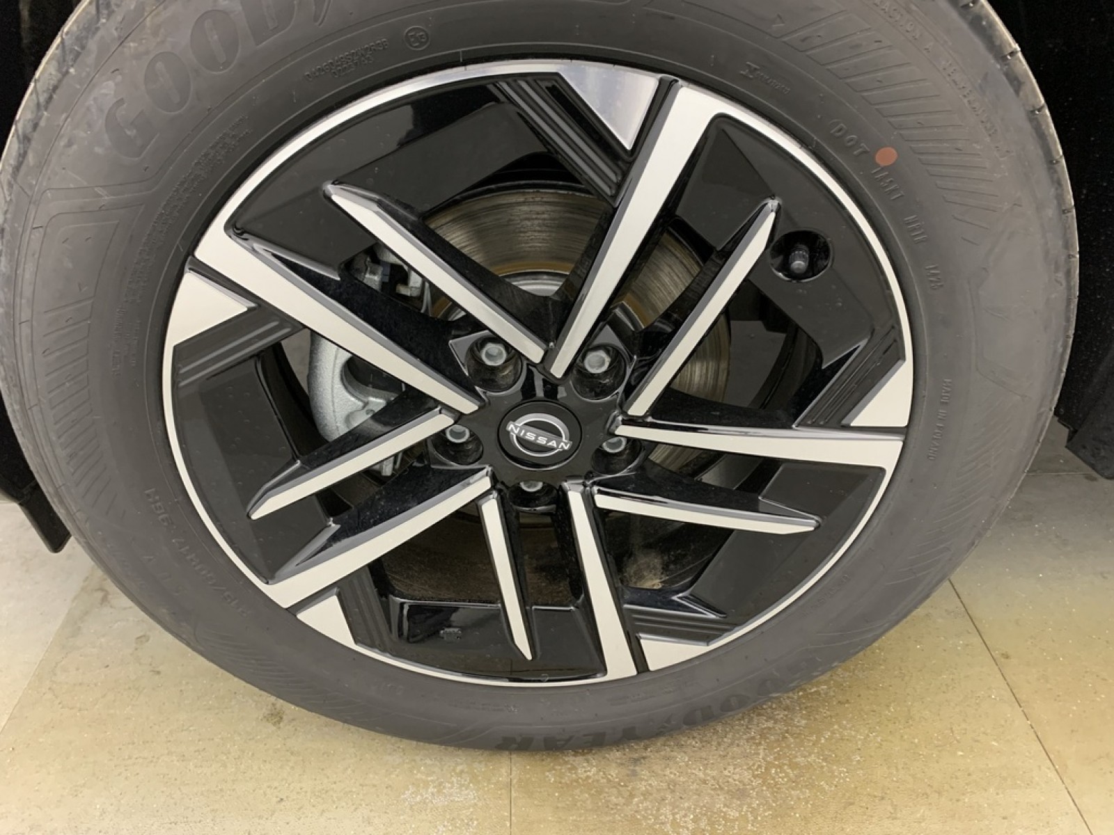 NISSAN - JUKE - #855167 - 21