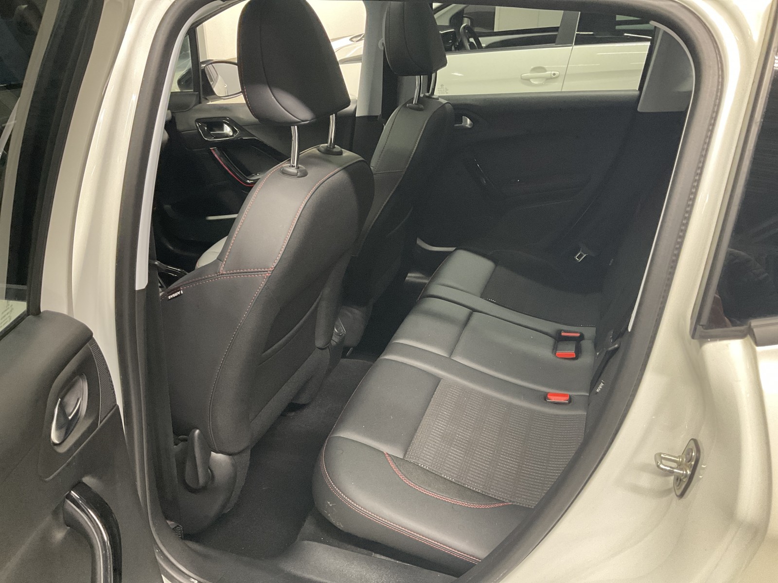 PEUGEOT - 2008 - #182218 - 15