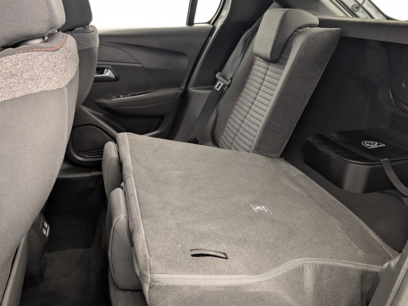 PEUGEOT - 208 ELECTRIQUE - #855759 - 11