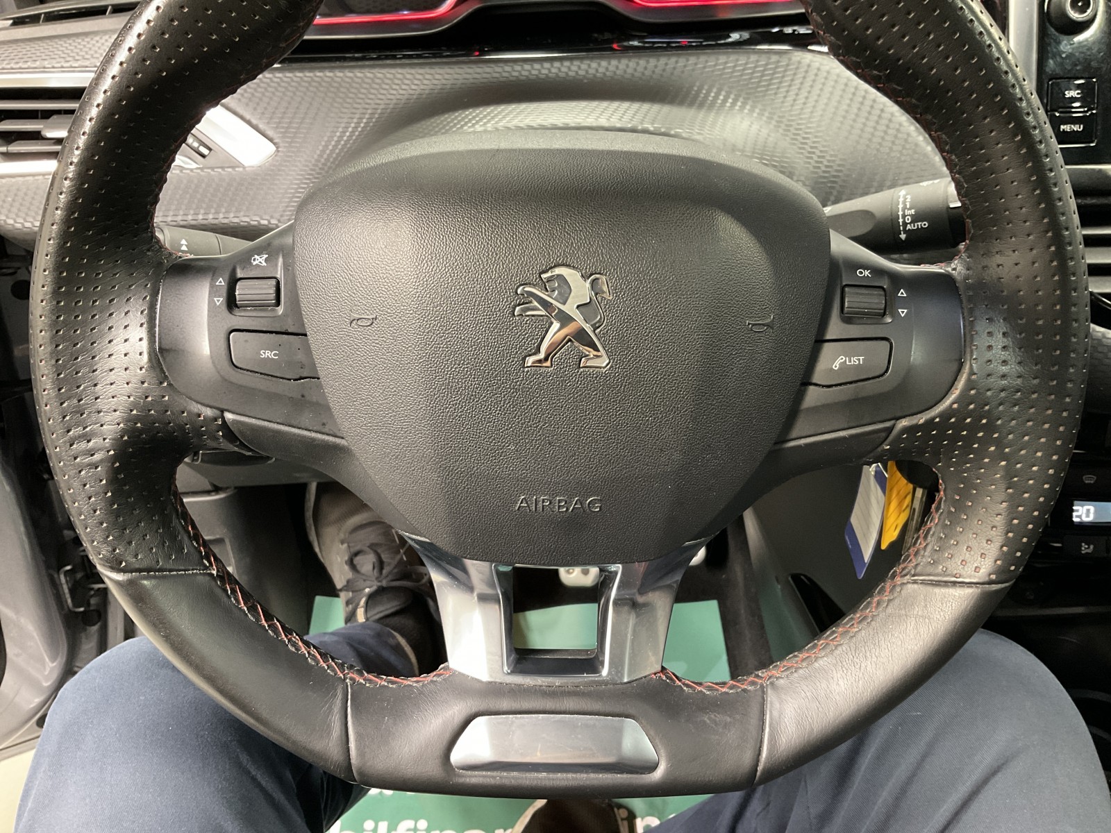 PEUGEOT - 2008 - #182229 - 18